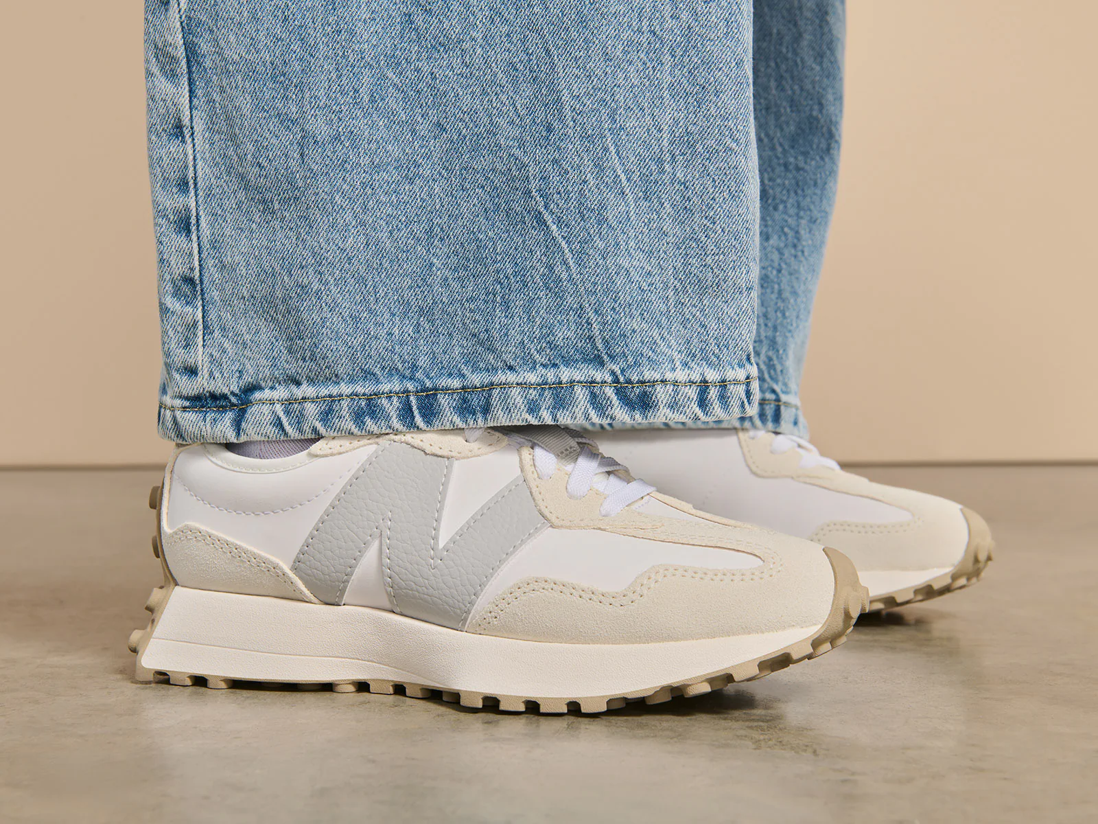 New Balance Women’s 327 Classic Retro Runner — Sea Salt/Grey - Image 7