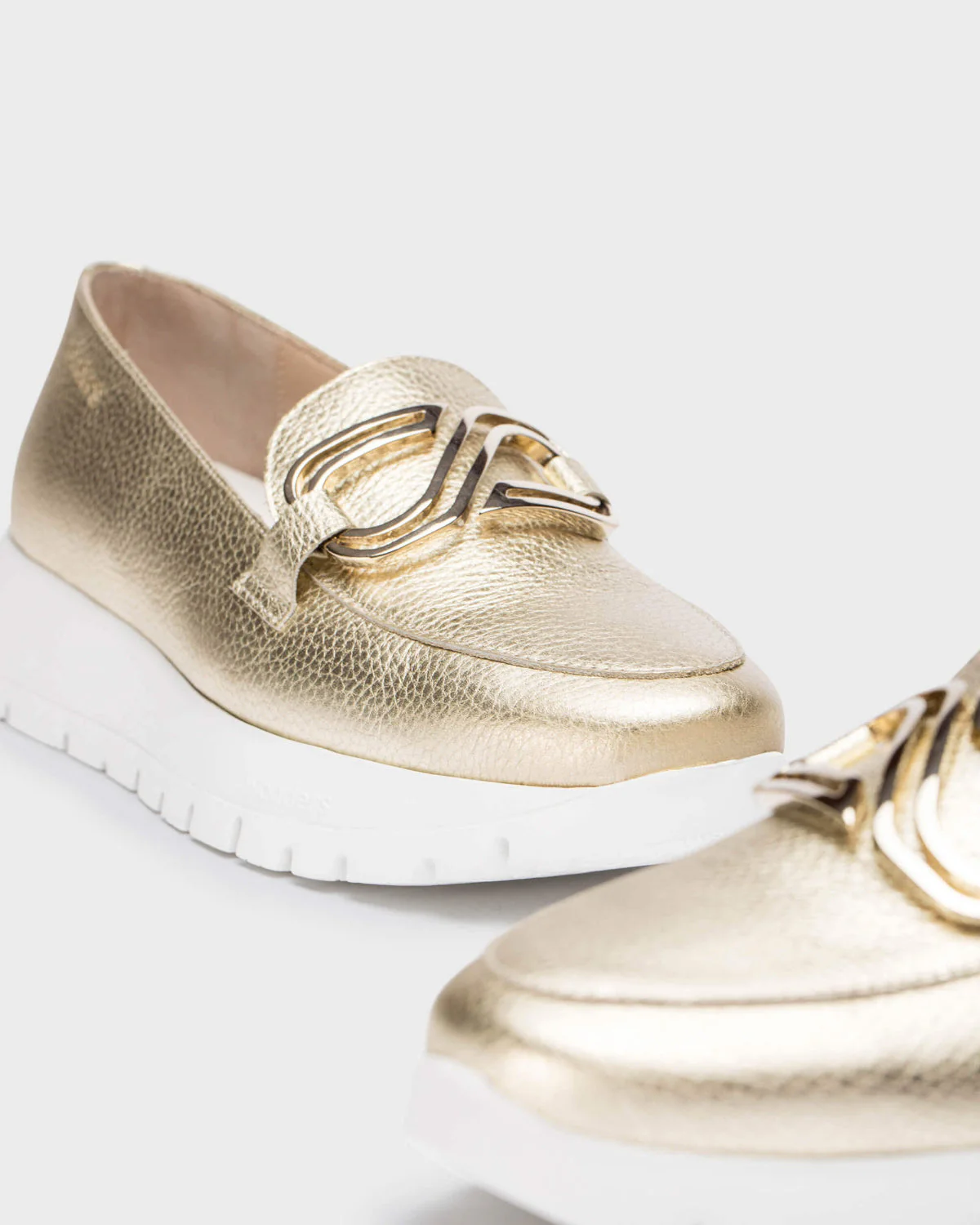 Wonders A-2462 Women's Platform Loafer in Gold - Image 4