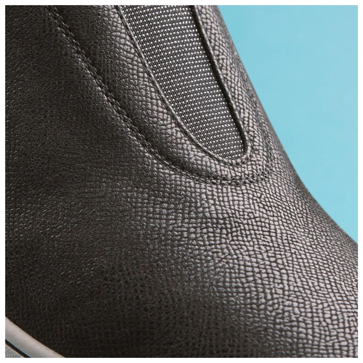 Clarks BreezeSky Ria Women's Sneaker in Black/White - Image 7
