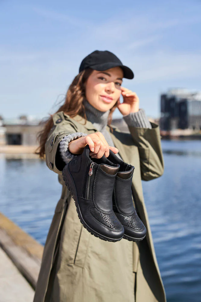 Rieker 59558 Ready to Go Ankle Boots in Black - Image 9