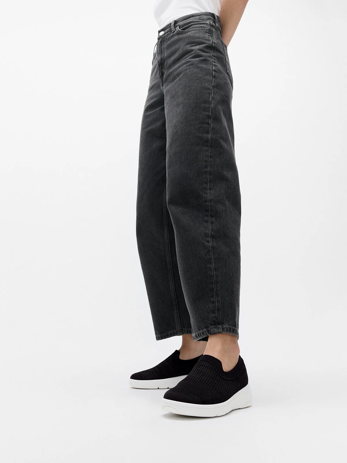 Super-Q Knit Slip-On Sneakers in Black - Image 4