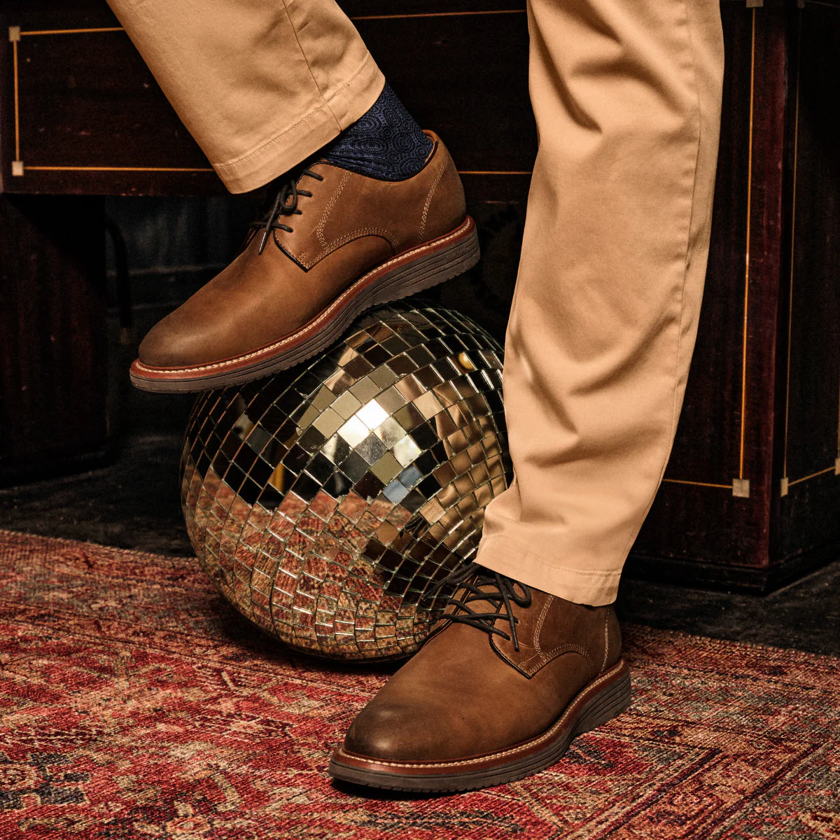 Johnston & Murphy Upton Plain Toe Men's Casual Shoe in Tan - Image 5